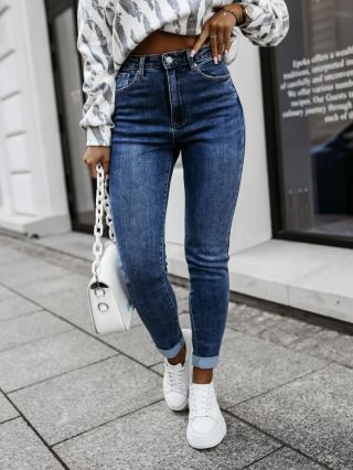 🩵 Dámské džíny🩵 www.Denshop.cz✅✅ Cena 550 Kč Nové střihy, barvy i materiály – vyber si dokonalé džíny pro každou postavu 👖...